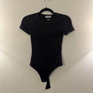 Aritzia Contour Crew Shortsleeve Bodysuit